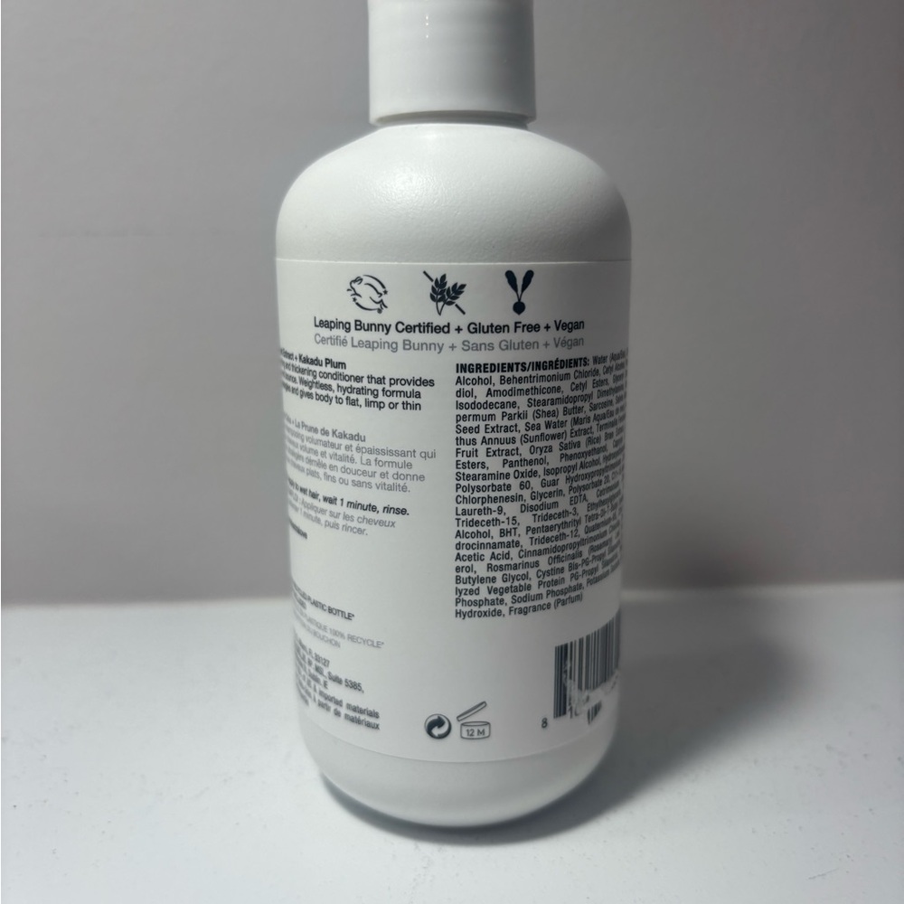 IGK Extra Love Conditioner Volume and Thickening for Luxurious Locks - Picture 4 of 4